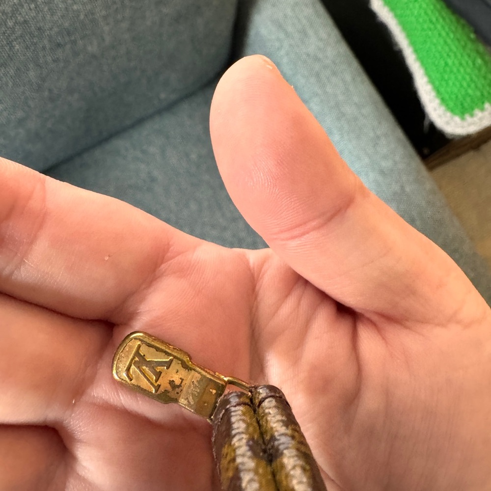 Louis Vuitton Key Pouch - Picture 6 of 8